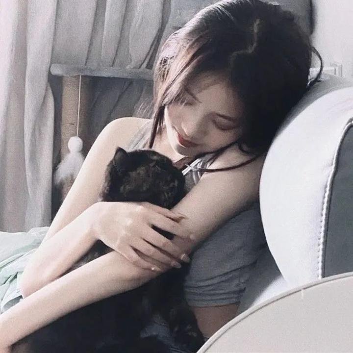 村主任和他的女友